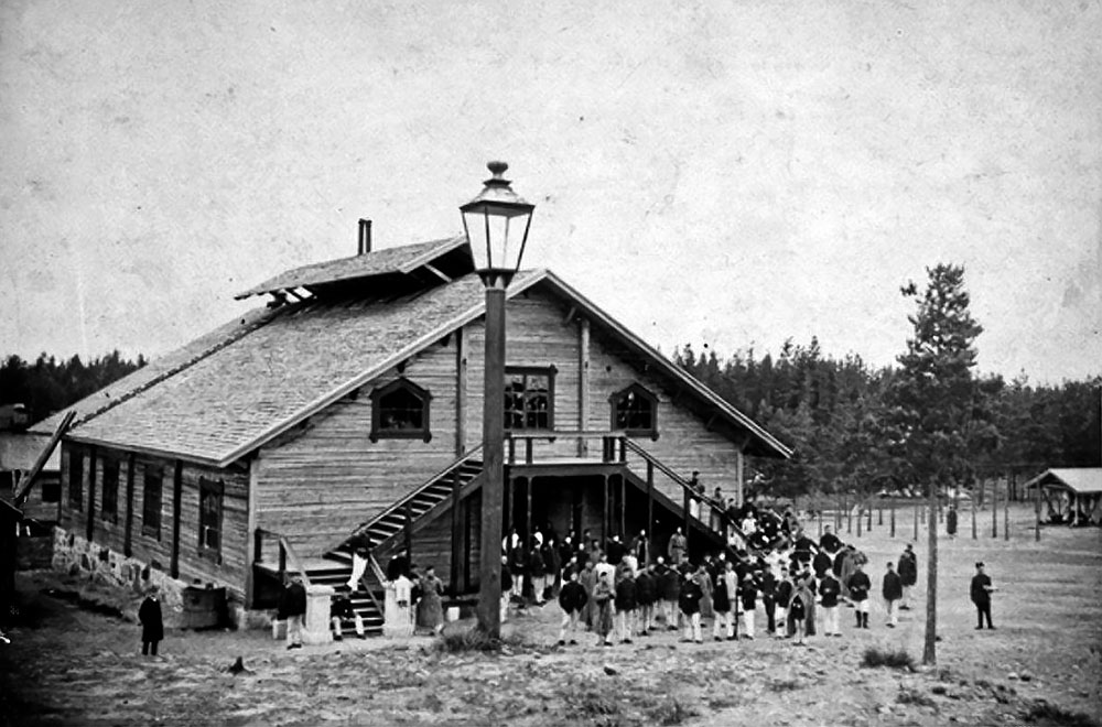Tuusulan reservikomppanian miehistörakennus 1880-luvulta, kuva Museovirasto
